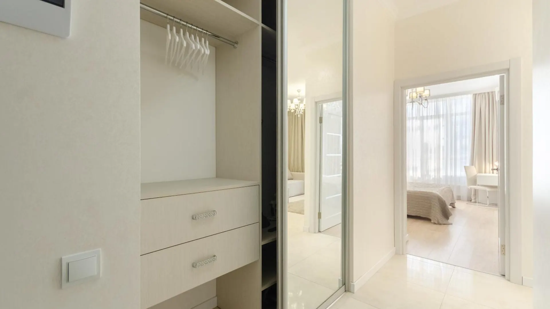 Petrovdom Apartments 8-182 In Rc Central Park, 7 John Mccain Street 基輔