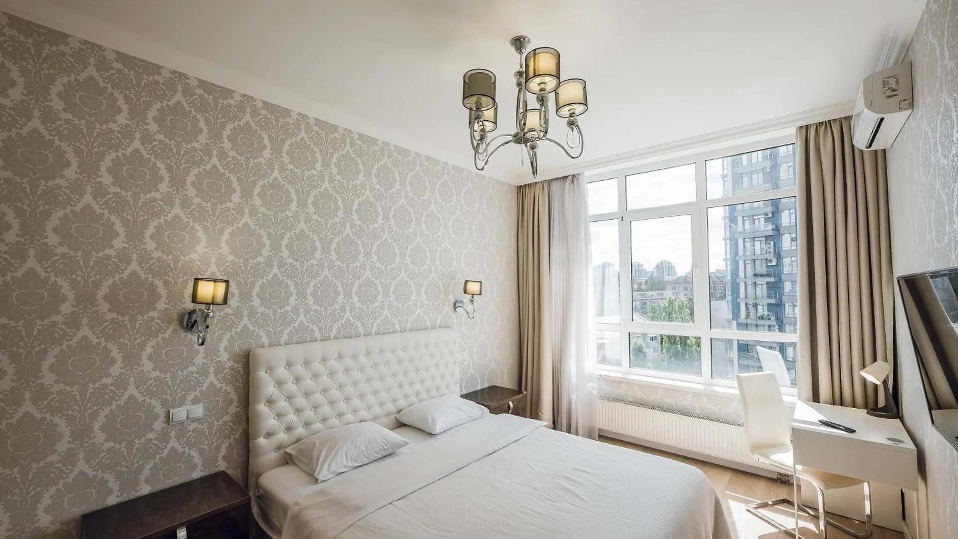 Petrovdom Apartments 8-182 In Rc Central Park, 7 John Mccain Street 基輔 0*,  乌克兰