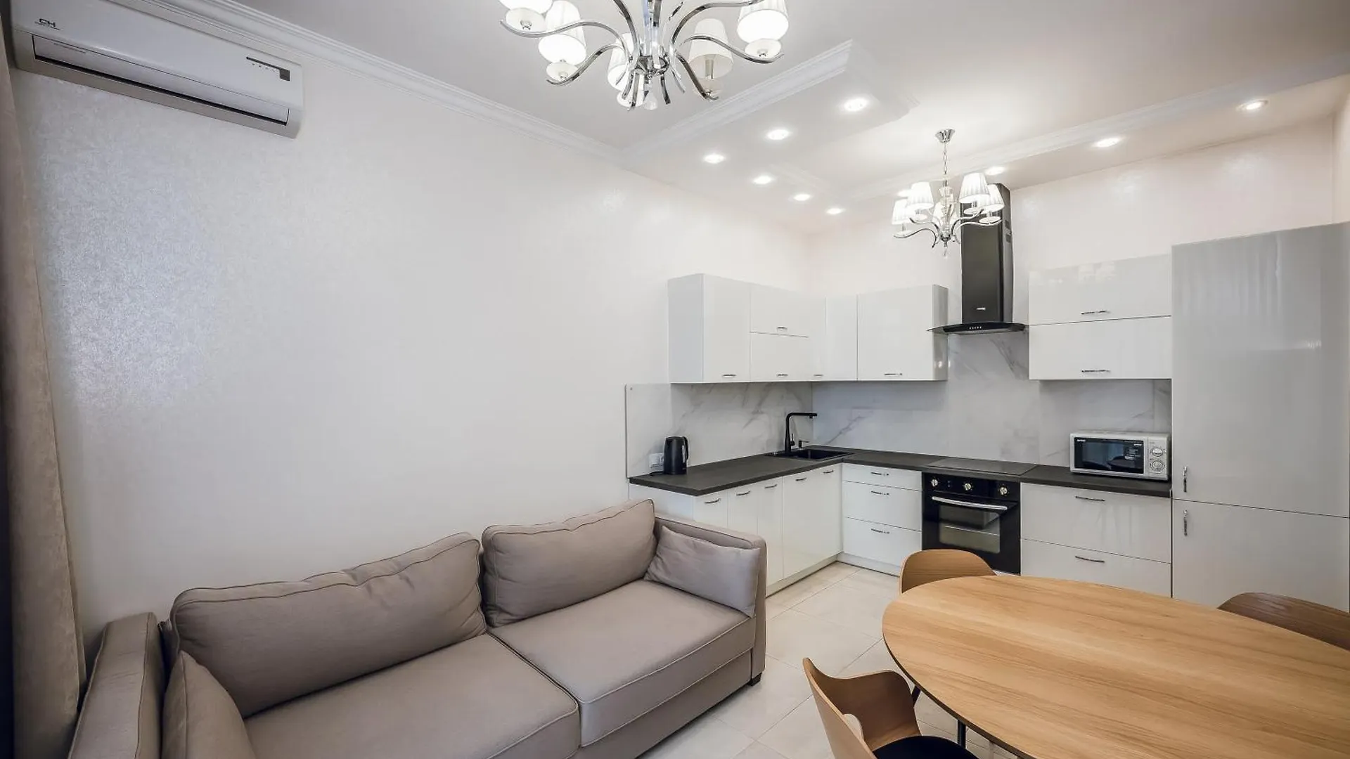 Petrovdom Apartments 8-182 In Rc Central Park, 7 John Mccain Street 基輔