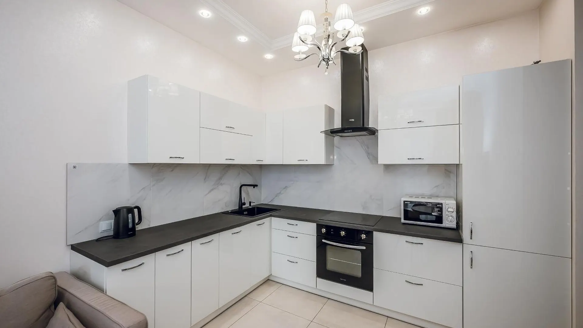 Petrovdom Apartments 8-182 In Rc Central Park, 7 John Mccain Street 基輔