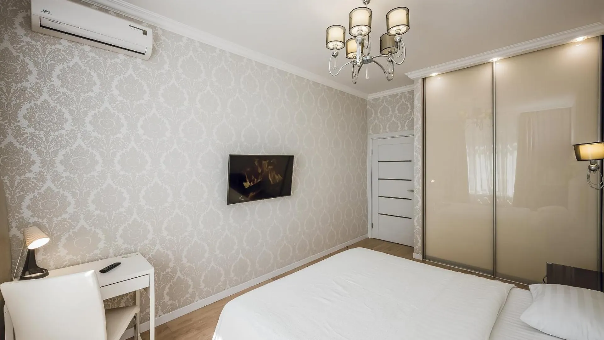 Petrovdom Apartments 8-182 In Rc Central Park, 7 John Mccain Street 基輔